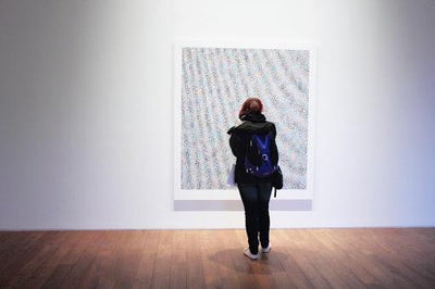 How to Show Off Your Newest Art Purchase at Home 📰